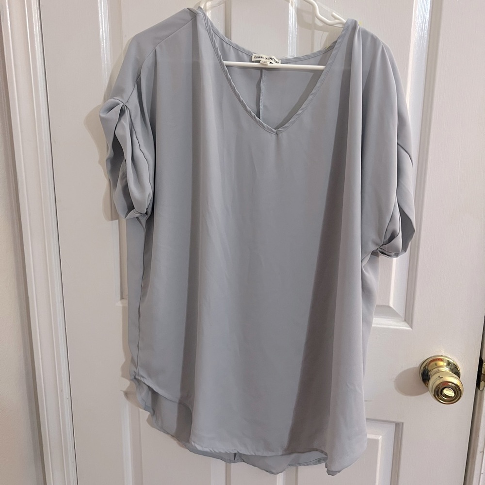 Zenana Outfitters Silver V-Neck Short Sleeve Blouse Size 1x
